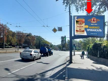 Скроллер A в Киеве, 2.3x3.14  Кирилівська вул. (колиш. Фрунзе вул.) / Подільський узвіз, на світлофорі, в центр - 470359 фото 1