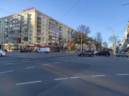 Скроллер A в Киеве, 1.8x1.2  Українки бул., 24 / Алмазова вул. (колиш. Кутузова вул.), роздільник, ст. м. "Печерська", на світлофорі, в центр - 470484 фото 1