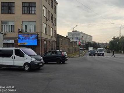 Видеоборд B у Харкові Конєва вул., 21, прайс за ролик 10 сек, 1 вих / 4 хв з 7:00 до 23:00. Прорахунок інших конфігурацій уточнюйте у менеджерів - 380795 Фото 1