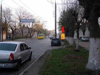 Ситилайт  в Черновцах, 1.8x1.2  Головна вул., 104, з центру фото 1
