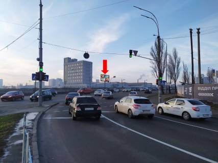 Видеоборд A в Киеве, 3x6  Броварський пр. - пр. Визволителів, на світлофорі, в бік пр. Броварського - 457177 фото 1
