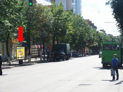 Ситилайт B в Житомире, 1.8x1.2  Київська вул., 62 / Хлібна вул., біля магазину "Житомирські ласощі", на світлофорі фото 1