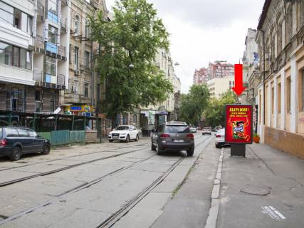 Ситилайт  в Киеве, 1.8x1.2  Дмитрівська вул., 39 - вул. Павловська, на світлофорі, в сторону Цирку фото 1