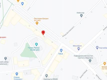 Билборд A в Мукачеве Миру пл., 16/1, аптека "Мед Сервіс", №Л049, прайс за ролик 10 сек 1 вихід/5 хвилин, з 8:00-22:00. Розрахунок для інших параметрів трансляції уточнюйте у менеджера. схема