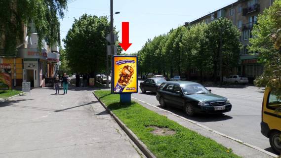 Ситилайт B в Ровно, 1.8x1.2  Миру пр., 26, біля кафе "Добрий Шубин" фото 1