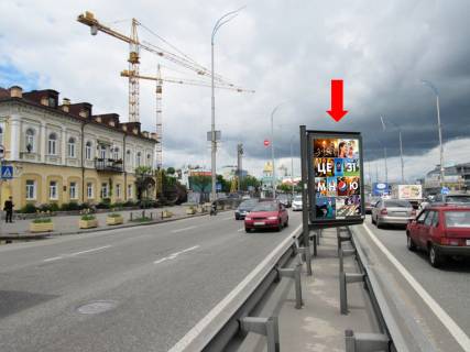 Видеоборд A у Києві, 1.8x1.2  Набережно-Хрещатицька вул., 19/21, на р/п, (6-1), у бік Гаванського мосту - 583657 Фото 1