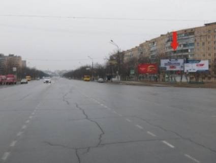Билборд A в Кривом Роге, 3x6  200-річчя Кривого Рогу пр., 14 - Спаська вул., у бік 30 років Перемоги пл. фото 1
