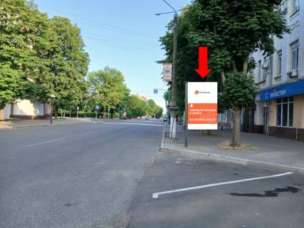 Ситилайт A в Черкассах, 1.8x1.2  Хрещатик вул., біля Укрсоцбанку, з боку ТРЦ "Хрещатик-сіті" фото 1