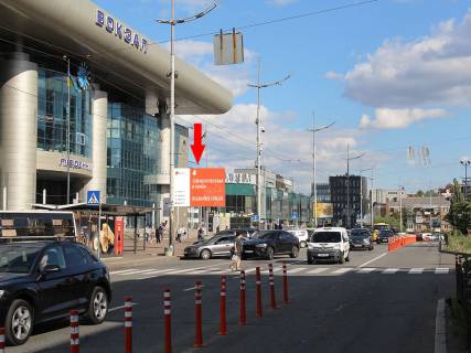 Беклайт B у Києві, 2.3x3.14  Ползунова вул., 6, біля ресторану KFC, Південного залізничного вокзалу, в сторону вул. Липківського (колишня. Вул. Урицького) Фото 1