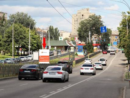 Ситилайт A в Киеве, 1.8x1.2  Народного Ополчення вул., 3, роздільник, в сторону пл. Севастопольської, в центр фото 1