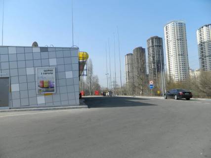 Ситилайт A в Киеве Шухевича пр. (колиш. Ватутіна пр.), 11__Розміщується тільки ВІНІЛ фото 1