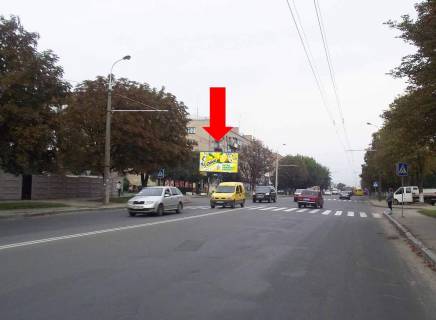 Билборд B в Луцке, 3x6  Рівненська вул. / Козакова вул., з центру фото 1