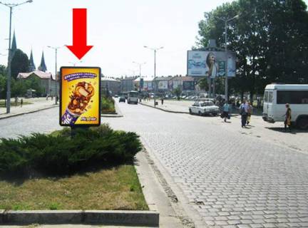 Ситилайт A в Львове Черновицкая ул., разделитель, в центр фото 1