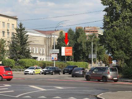 Бэклайт B в Киеве, 2.3x3.14  Старонаводницька вул., 1/45 / вул. Алмазова (колиш. вул. Кутузова), на світлофорі, в сторону бул. Дружби Народів, мосту Патона фото 1