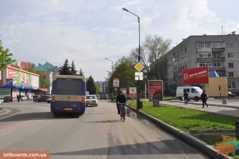 Билборд B в Новомосковске Гетьманська вул. (колиш. Радянська вул.) - 195 Стрілецької Дивізії вул. фото 1