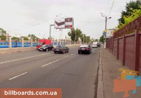 Призма  в Одессе Среднефонтанская ул. / Пироговская ул., возле Куликово поля, в центр (флажок) - 80615 фото 1