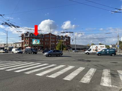 Призма A в Киеве, 3x6  Радунська вул., 3, на перехресті з Лєскова вул., в бік Милославська вул. - 457687 фото 1