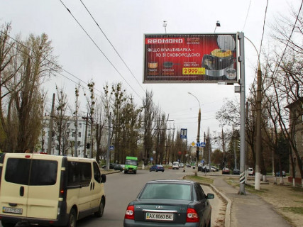 Призма A в Харькове, 3x6  просп. Любові Малої (Постишева)., 47, в центр - 666148 фото 1