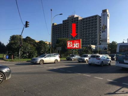 Билборд B в Ужгороде, 3x6  Кирила і Мефодія пл. / Минайська вул. / Свободи пр., біля готелю "Закарпаття", з центру фото 1