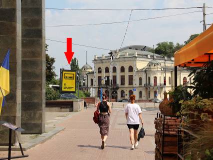 Сiтiлайт B у Києві, 1.8x1.2  Хрещатик вул., 4, в бік Володимирського узвозу Фото 1