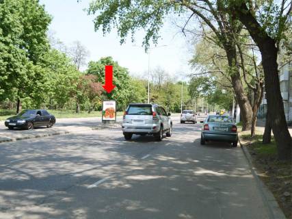 Ситилайт A в Одессе, 1.8x1.2  Гагаріна пр. / Шевченка пр., роздільник, №2, від Сегедської вул. фото 1