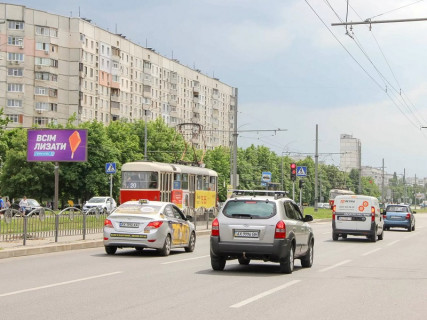 Білборд, Бігборд (Борд)  B у Харкові, 3x6  Перемоги пр., 64б, в центр Фото 1