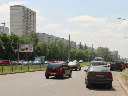 Билборд B в Харькове, 3x6  Перемоги пр. - Свободи пр., 43а, в центр фото 1