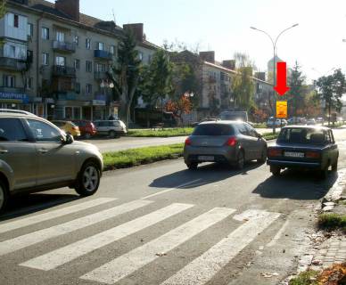 Сiтiлайт A у Ужгороді, 1.8x1.2  Свободи пр., 28, роздільник, центр обслуговування МТС, в бік Кирила і Мефодія пл. Фото 1