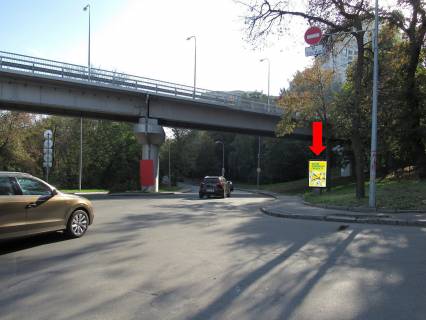 Ситилайт A в Киеве, 1.8x1.2  Паркова дорога вул., 3/5, перед КВЦ "Парковий", поворот на ресторан "Курени", в бік Дніпровського спуску фото 1