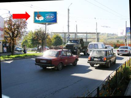 Білборд, Бігборд (Борд)  B у Чернівцях, 3x6  Героїв Майдану вул. (кол. Червоноармійська вул.), 115 / Комарова вул., з центру Фото 1