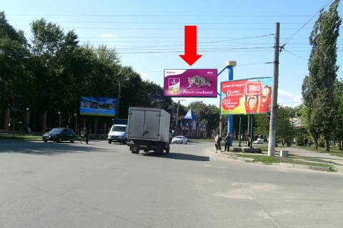 Билборд A в Кропивницкий (Кировоград), 3x6  Яновського вул. / Тамма вул. (кол. Героїв Сталінграду вул.), "Колгосний" і "Критий" ринки (флажок) фото 1