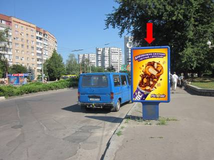 Ситилайт A в Черкассах, 1.8x1.2  Шевченка бул. / 700-річчя Черкас пл., біля супермаркету "Сільпо", в центр фото 1