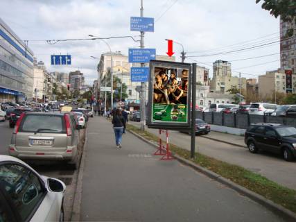 Ситилайт A в Киеве, 1.8x1.2  Петлюри вул. (колиш. вул. Комінтерну) навпроти 30, в сторону вул. Саксаганського фото 1