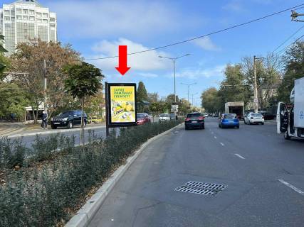 Ситилайт A в Одессе, 1.8x1.2  Гагаріна пр. / Канатна вул., роздільник, від Сегедської вул. фото 1