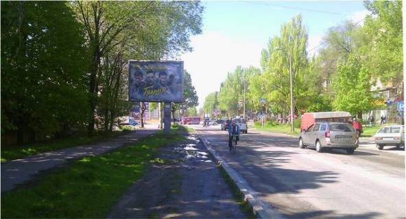 Беклайт B у Запоріжжі, 4x3  Гагаріна вул.,1 - Соборний пр. (напротив отделения "Нова Пошта",к магазинам "Апельмон", "Yves Rocher" , "Watsons") Фото 1