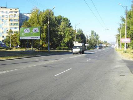 Билборд B в Кривом Роге, 6x3  Електрозаводська вул.,  10а (ТЦ "Атлант", маг. "Стройка"), до Десантної вул. фото 1