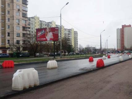 Билборд B в Киеве, 6x3  Милославська вул., 10а    ("Сільпо") фото 1