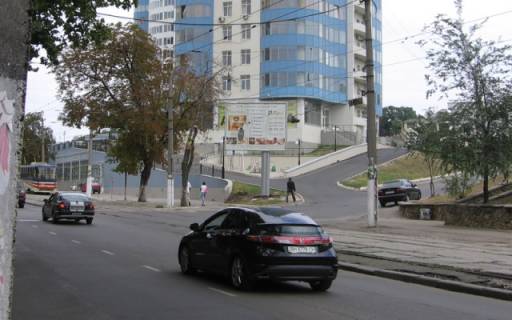 Призма A в Одессе, 4x3  Генуезська вул., 5 - Гагаринське Плато - 101452 фото 1