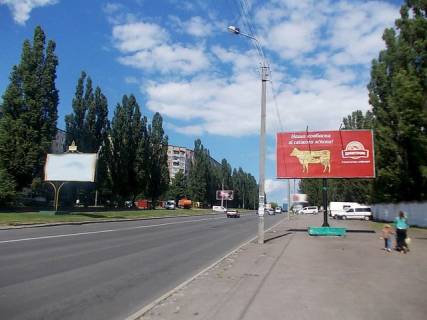Билборд A в Ровно, 6x3  Шухевича вул., (зупинка транспорта, напроти "Приватбанк", 400 м. до "Novus") фото 1
