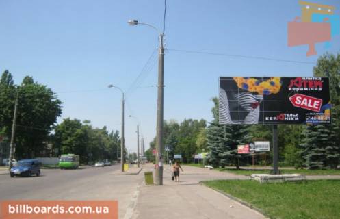 Билборд B в Ровно, 3х6  м. Рівне вул. Курчатова 3, неподалік автозаправки “Авіос”, в’їзд на стадіон “Мототрек” фото 1