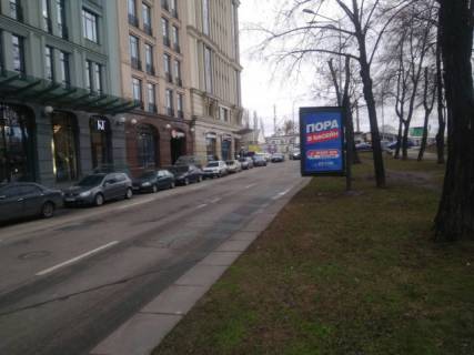 Ситилайт B в Львове, 1.86м х1.27м  Нижній Вал, 60 метрів руху від вул. Набережно-Хрещатицька, бульварна частина схема