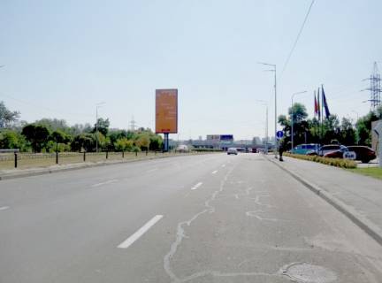 Бэклайт A в Киеве, 4x8  Оболонський проспект (розподілювач), біля АЗС"GLUSCO", після 850 метрів руху від М"Оболонь" в напрямку М"Почайна"( Петрівка) схема