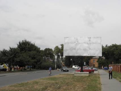 Билборд A в Староконстантинове вул. Ессенська (на зеленій зоні поруч із ТЦ "Анастасія") фото 1
