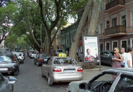 Ситилайт A в Одессе, 1.8x1.2  Пушкінська вул., 83 фото 1