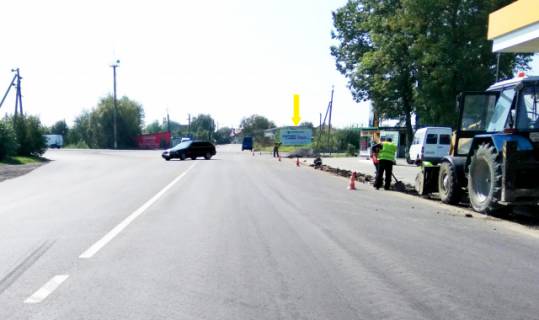 Билборд A в Жовкве, 6x3м.  м. Жовква, вул. Б.Хмельницького, вїзд у місто з напрямку м.Червоноград, м.Сокаль, м.Рава - Руська + АЗК LPG + жовта вітрозахисна люмінесцентна рамка фото 1