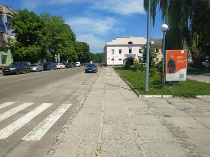 Ситилайт A в Николаеве (Львовской обл), 1.8м.x1.2м.  м. Миколаїв, вул. Львівська/ пл. Ринок, пам. Т.Г. Шевченку, Поліція, Ощадбанк, Євромаркет, Наш Край, Копійочка та ін. фото 1