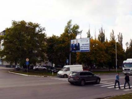 Билборд B в Павлограде, 3х6  вул. Дніпровська, №14  (Авторинок, CШБ) фото 1
