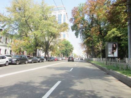 Видеоборд A в Киеве, 1.2x1.8  Князів Острозьких вул., 37 (музей Української діаспори, БЦ "Сенатор) - 391332 фото 1