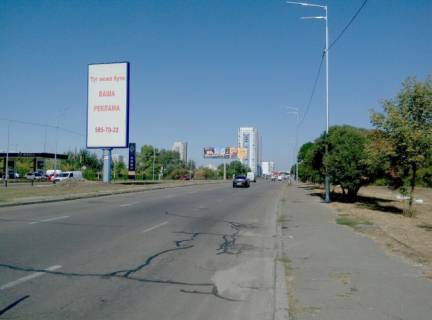 Бэклайт A в Киеве, 4x8  Оболонський проспект (розподілювач), біля АЗС"GLUSCO", за 850 метрів руху до М"Оболонь", в напрямку від М"Почайна"(Петрівка) фото 1