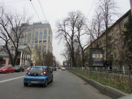 Видеоборд A в Киеве, 1.2x1.8  Князів Острозьких вул., 37 (музей Української діаспори, БЦ "Сенатор) - 407854 фото 1